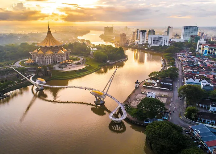 Riverbank Suites - River View Level 11, Sleeps 7