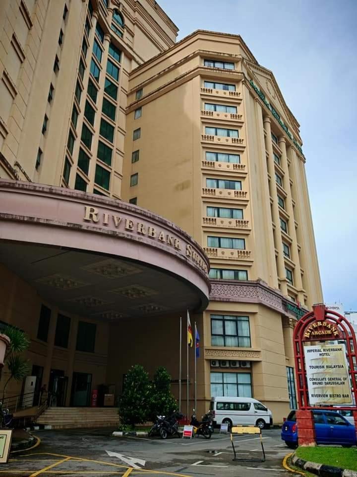 Riverbank - River View Level 11, Sleeps 7 Apartment