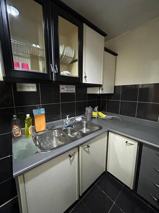 Riverbank - River View Level 11, Sleeps 7 *