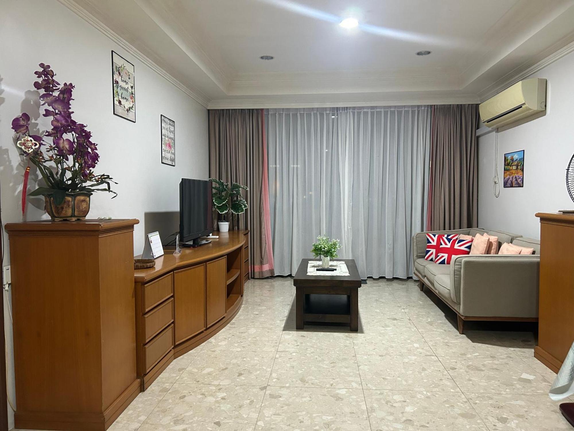 Apartment Riverbank - River View Level 11, Sleeps 7 *
