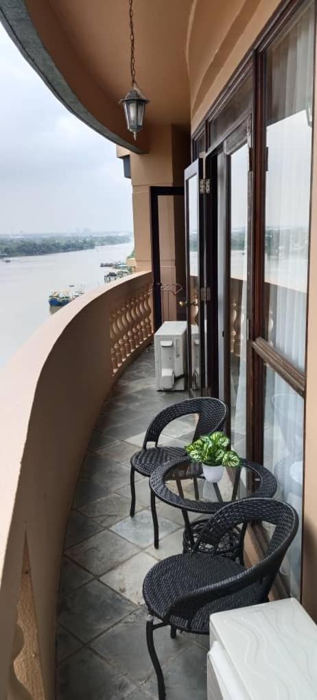 Apartment Riverbank - River View Level 11, Sleeps 7